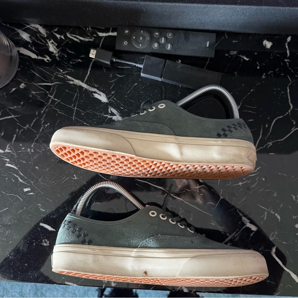 Vans Green Suede Authentic Sneakers - Picture 2 of 6